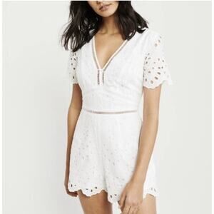 NWT ABERCROMBIE & FITCH Women's Eyelet Cotton Romper White Size Small